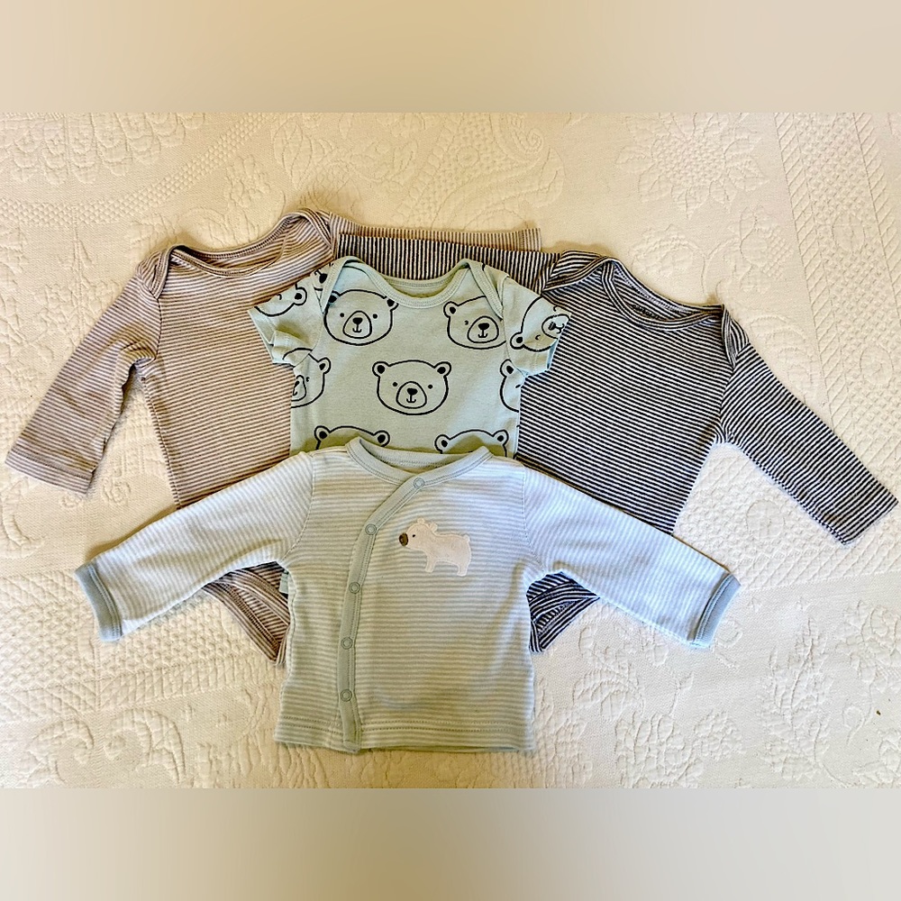 Carter’s Bundle -  2 long sleeve Onesies, 1 short sleeve Onesie, & a Kimono top